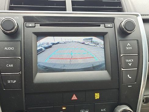 Used 2016 Toyota Camry LE image 8