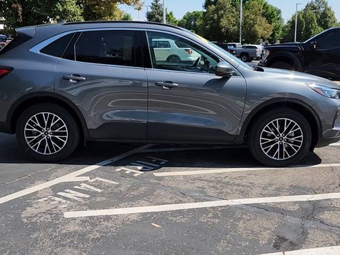 New 2024 Ford Escape SE w/ PHEV Premium Package image 9