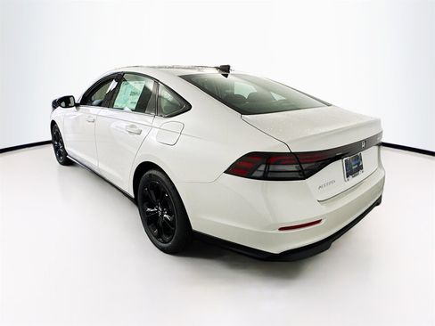 New 2025 Honda Accord SE image 4