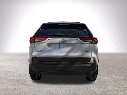 Used 2024 Toyota RAV4 XLE Premium image 8
