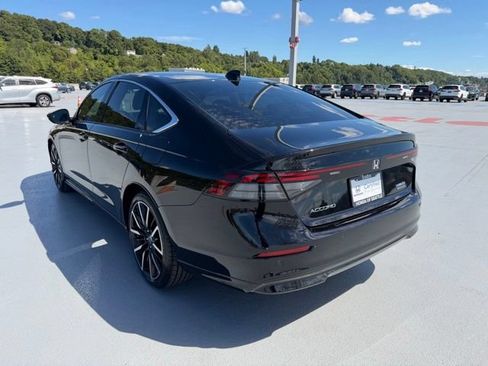 Used 2024 Honda Accord Touring image 9