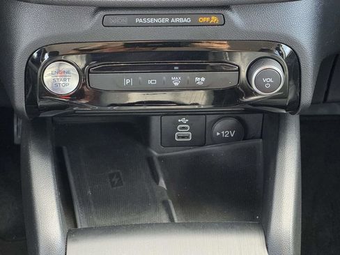 Used 2025 Ford Escape Platinum w/ Premium Technology Package AWD/4WD image 8