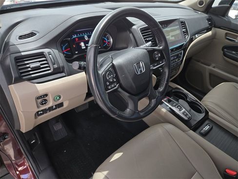 Used 2021 Honda Pilot Touring image 11