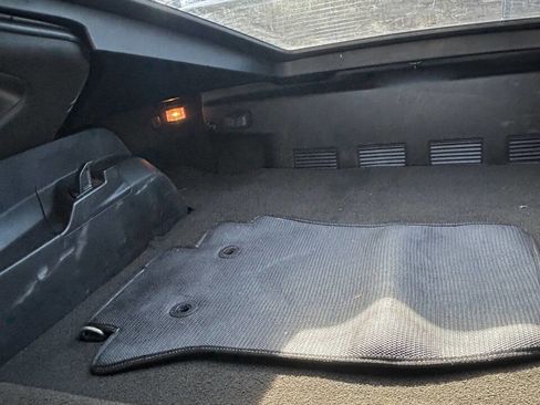 Used 2017 Chevrolet Corvette Stingray Coupe w/ 1LT image 4