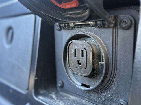 Used 2022 Toyota Tacoma TRD Sport image 31