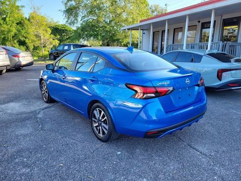 Used 2024 Nissan Versa SV image 3