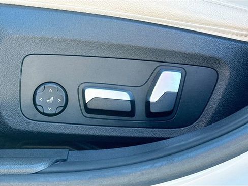 Certified 2023 BMW 330i Sedan w/ Premium Package image 24