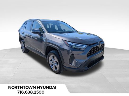 Used 2025 Toyota RAV4 XLE AWD/4WD image 10