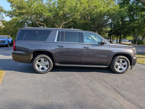 Used 2017 Chevrolet Suburban LT AWD/4WD image 2