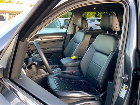 Used 2023 Volkswagen Atlas SE image 8