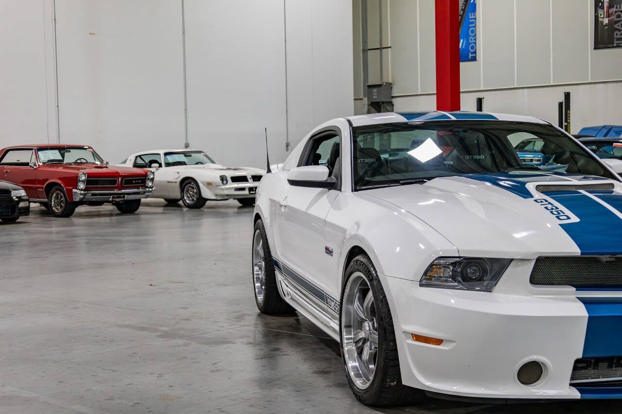 Used 2012 Ford Mustang GT Premium w/ HID Headlamps & Security Pkg RWD image 30