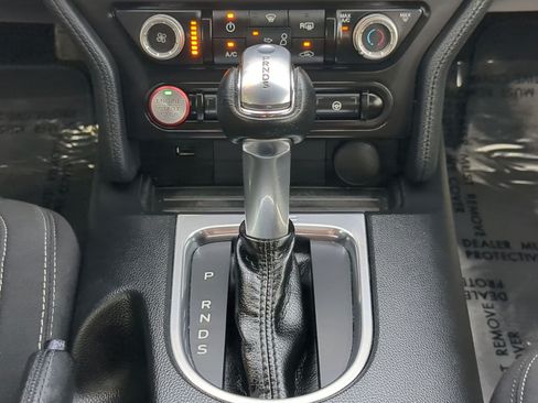 Used 2018 Ford Mustang Coupe RWD image 26