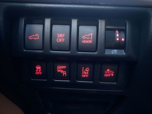 Used 2017 Subaru Outback 3.6R Touring image 17