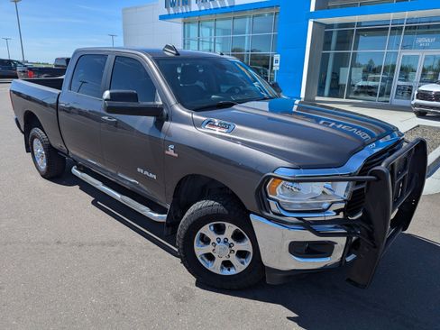 Used 2020 RAM 2500 Big Horn w/ Level 1 Equipment Group AWD/4WD image 4