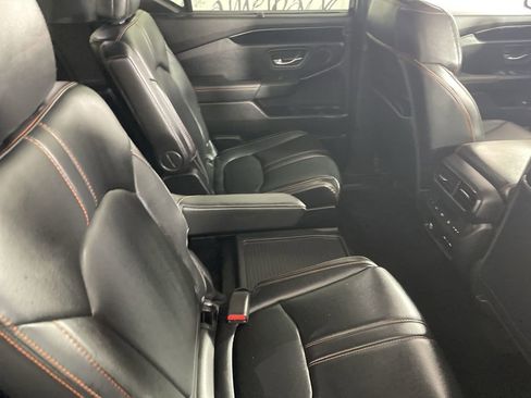 Used 2025 Honda Pilot TrailSport image 24