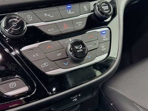 New 2026 Chrysler Voyager LX FWD image 20