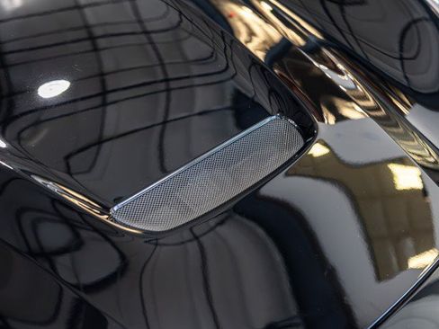 Used 2015 Ferrari F12 Berlinetta RWD image 12