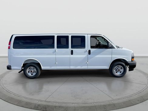 New 2025 GMC Savana 3500 LS RWD image 9
