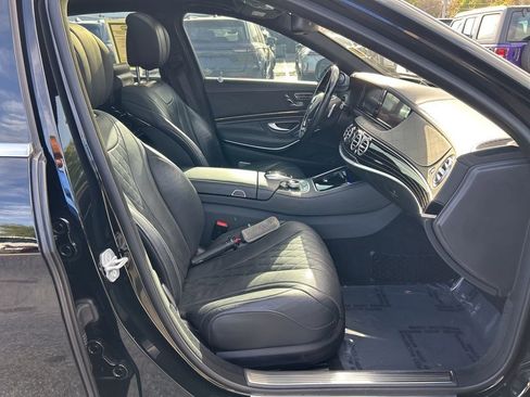 Used 2017 Mercedes-Benz S 550 Sedan image 24