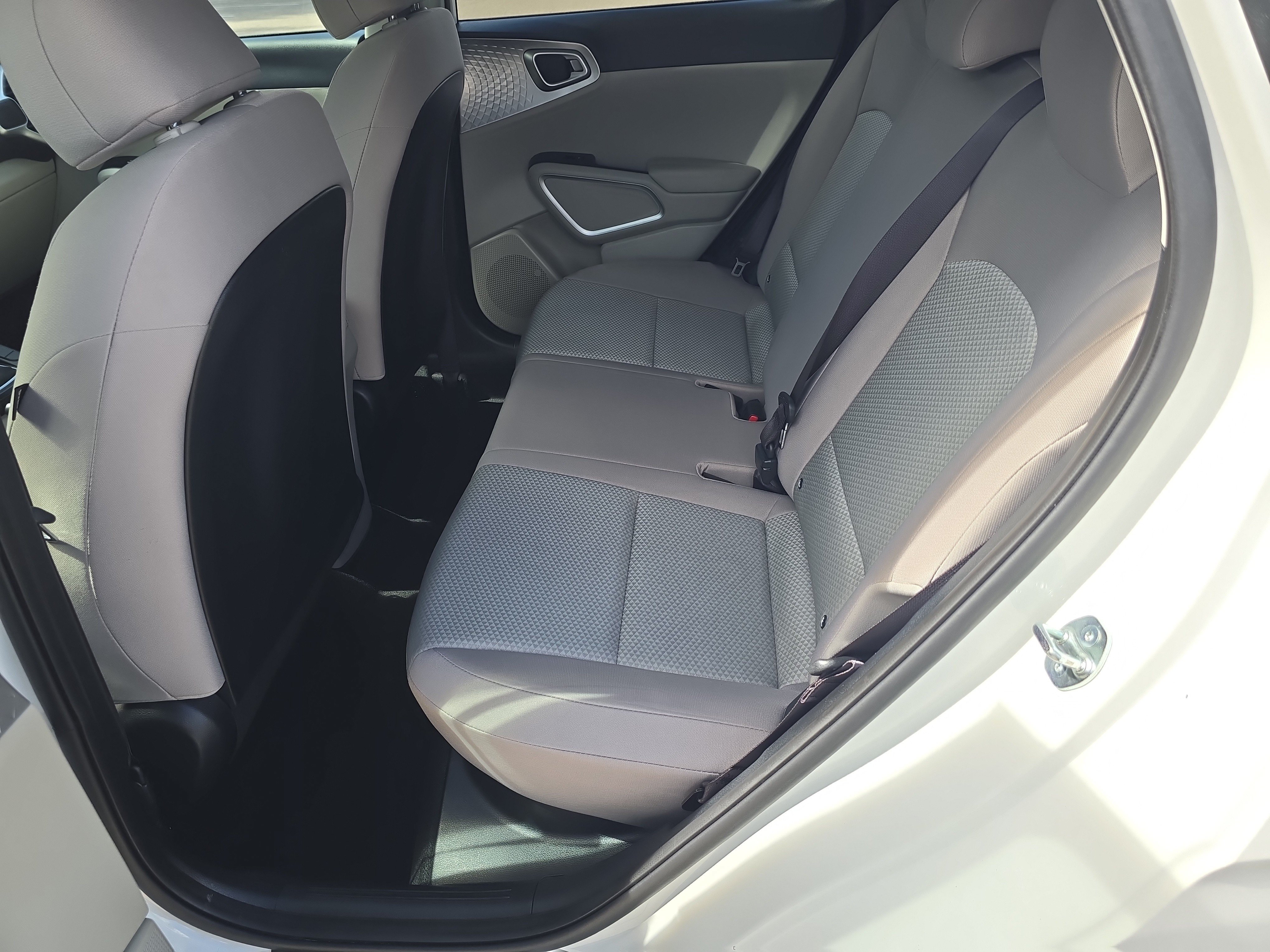 Certified 2025 Kia Soul LX w/ LX Technology Package FWD image 16