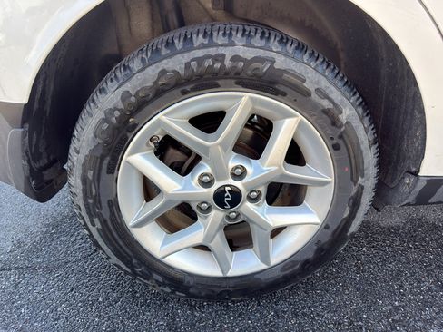 Used 2022 Kia Soul LX w/ Technology Package image 11