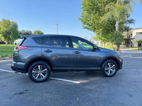 Used 2018 Toyota RAV4 XLE w/ Carpet Mat Package FWD image 27