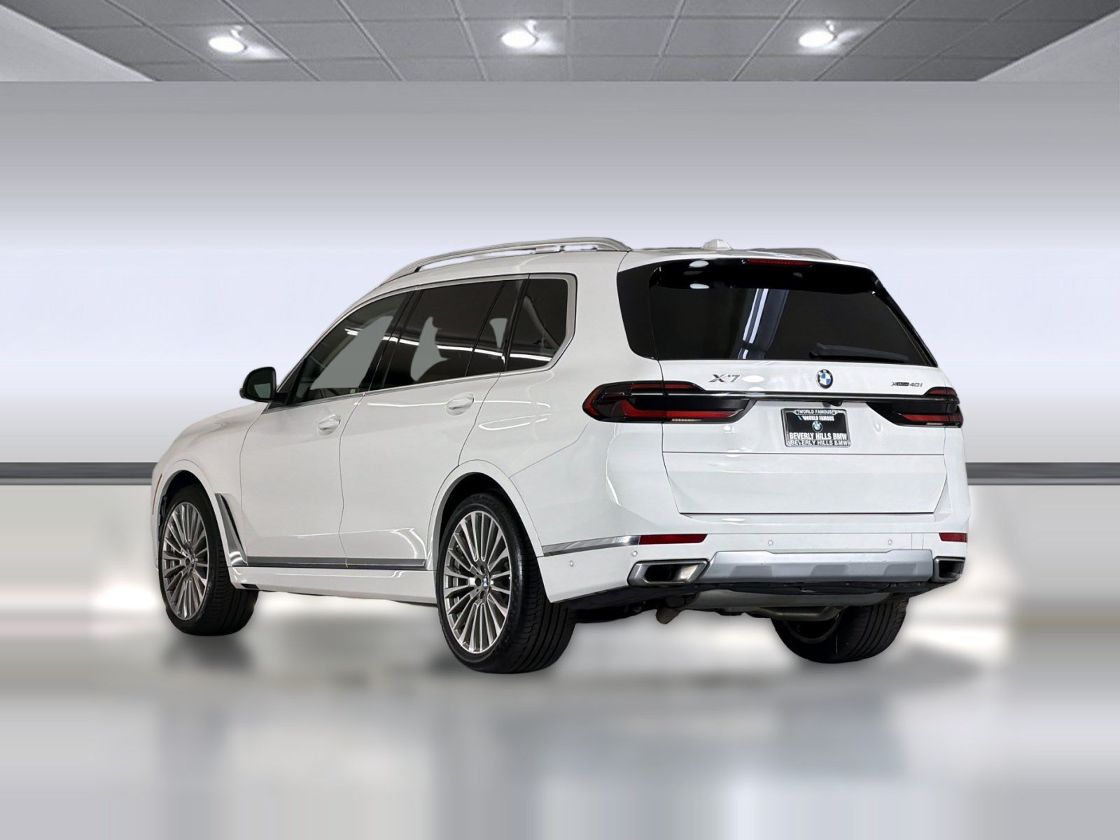 Used 2024 BMW X7 xDrive40i w/ Climate Comfort Package AWD/4WD image 3