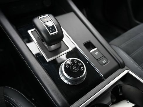 Used 2024 Mitsubishi Outlander SE Black Edition image 28