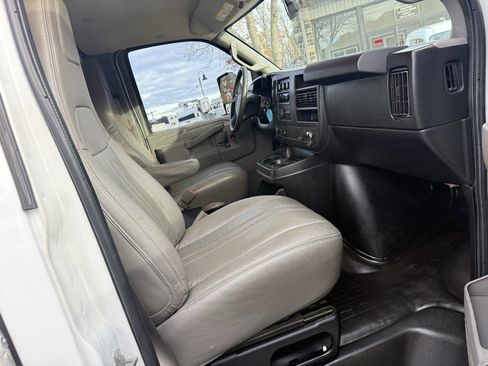 Used 2018 GMC Savana 3500 w/ Power Convenience Package image 14