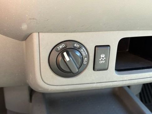 Used 2021 Nissan Frontier SV AWD/4WD image 19
