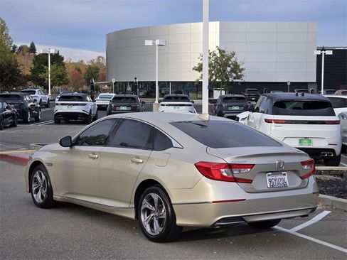 Used 2020 Honda Accord EX image 6