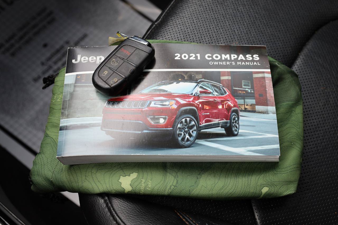 Used 2021 Jeep Compass Limited w/ Elite Interior Group AWD/4WD image 13