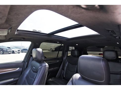 Used 2025 Cadillac XT6 Premium Luxury w/ Platinum Package FWD image 30