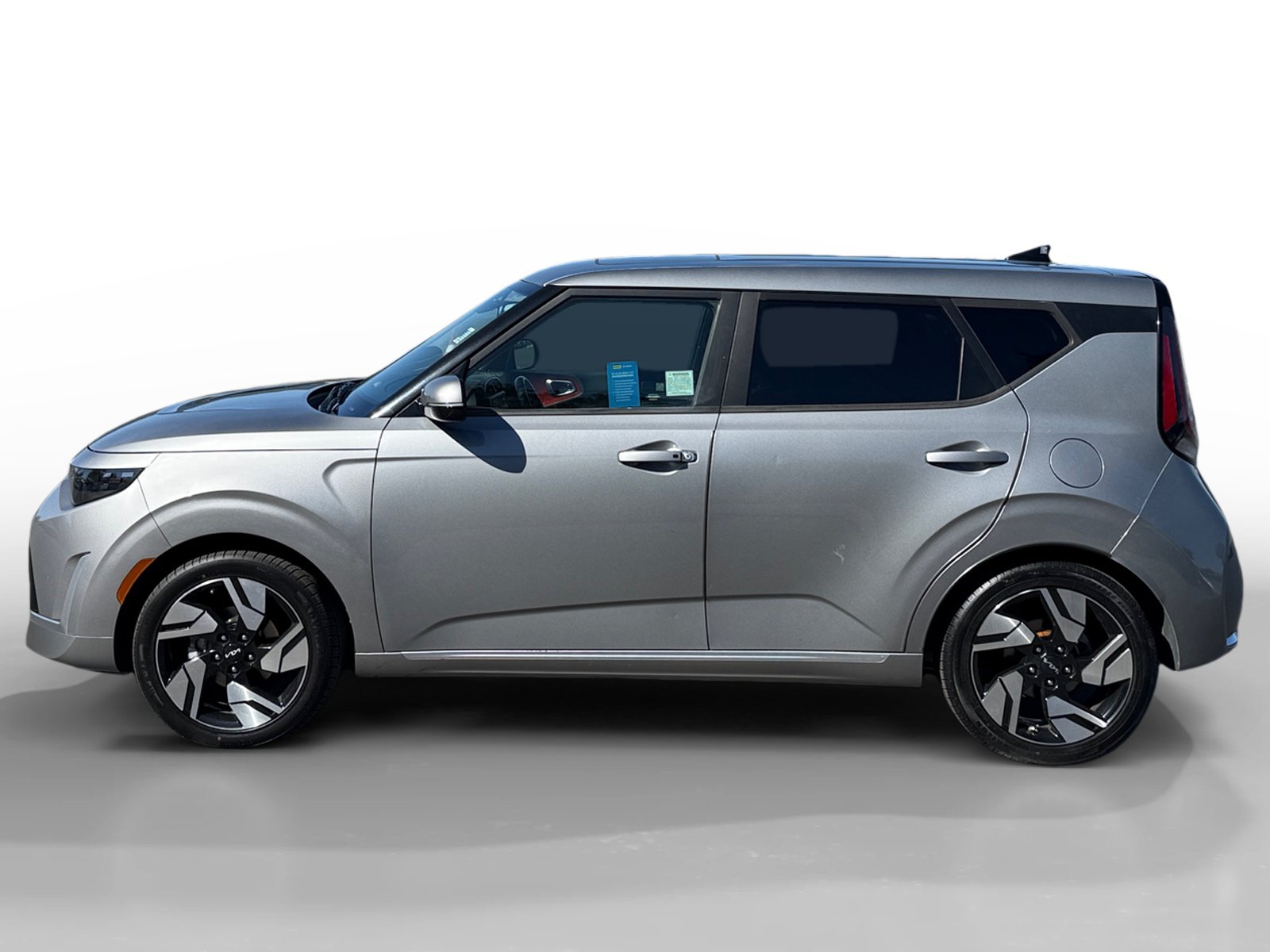 Used 2023 Kia Soul GT-Line FWD image 2