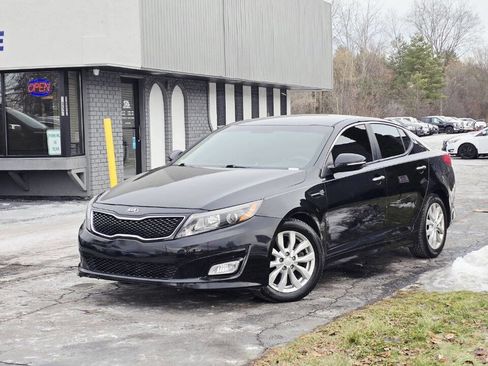 Used 2015 Kia Optima LX image 2