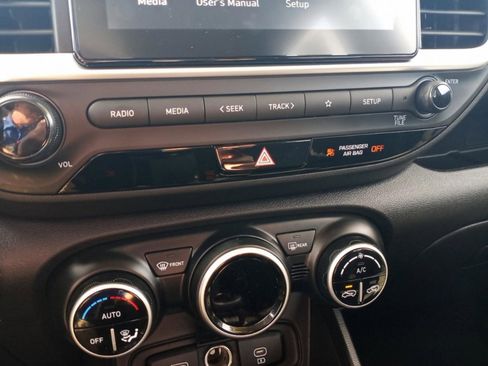 Certified 2024 Hyundai Venue SEL image 15