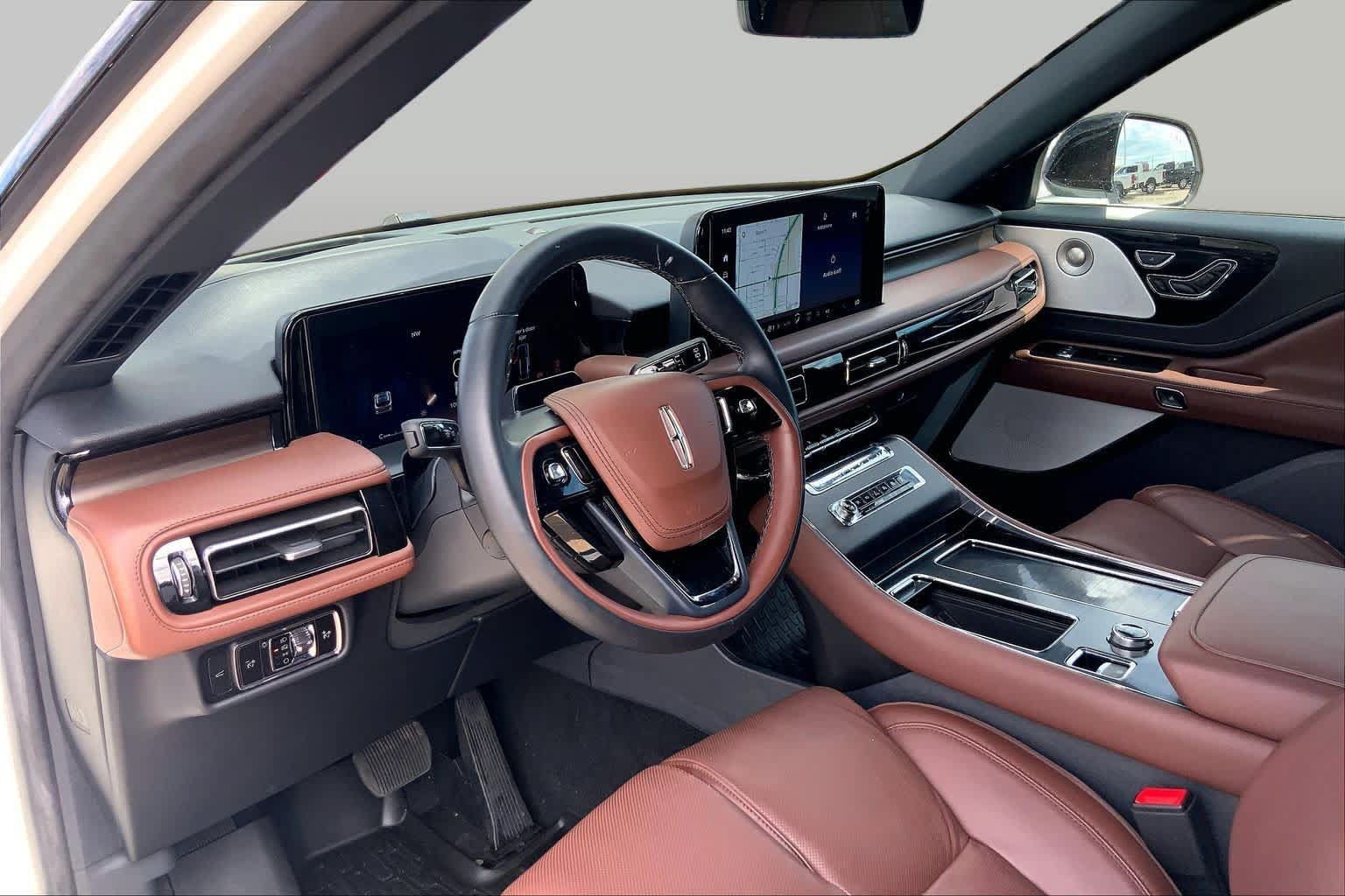 Certified 2025 Lincoln Aviator Reserve w/ Equipment Group 201A AWD/4WD image 18