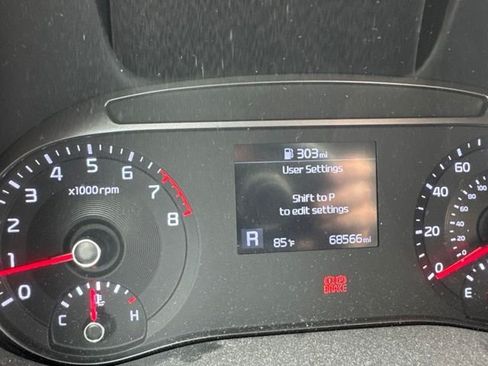 Used 2020 Kia Soul LX FWD image 15