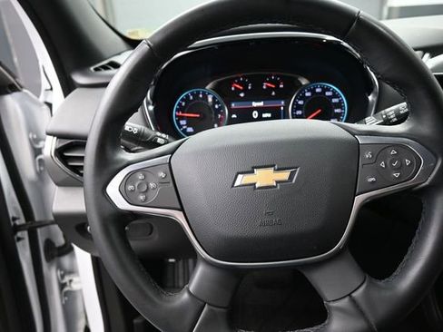 Used 2023 Chevrolet Traverse LT FWD image 8
