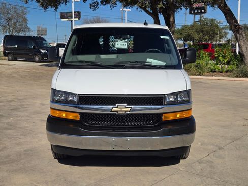 Used 2024 Chevrolet Express 2500 w/ Driver Convenience Package image 8