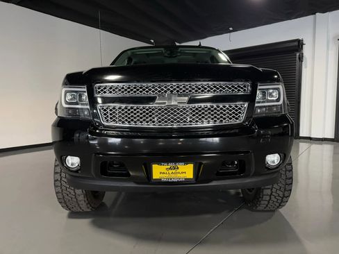 Used 2013 Chevrolet Avalanche LTZ AWD/4WD image 2