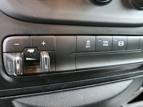 Used 2018 RAM 2500 SLT image 29