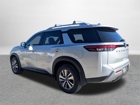New 2025 Nissan Pathfinder SL image 5