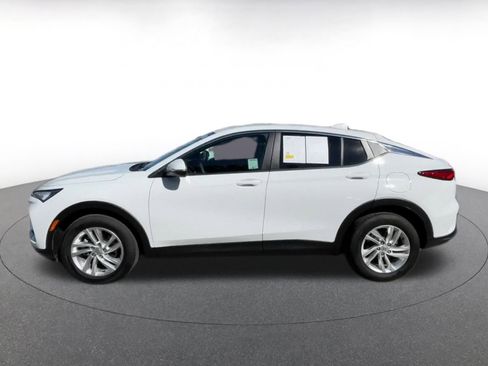 Used 2025 Buick Envista Preferred image 9