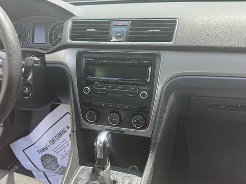 Used 2013 Volkswagen Passat 2.5 S image 17