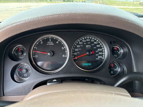 Used 2011 Chevrolet Avalanche LTZ image 14