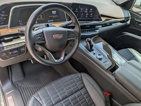 Used 2024 Cadillac Escalade Sport Platinum w/ LPO, Floor Liner Package AWD/4WD image 4