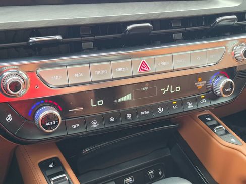 Certified 2025 Kia Telluride SX Prestige X-Line AWD/4WD image 29