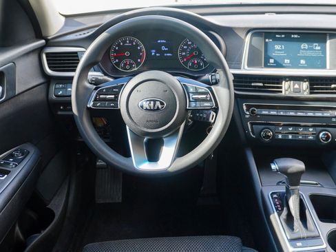 Used 2020 Kia Optima LX image 25