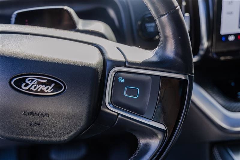 Used 2025 Ford Expedition Platinum w/ Stealth Appearance Package AWD/4WD image 19